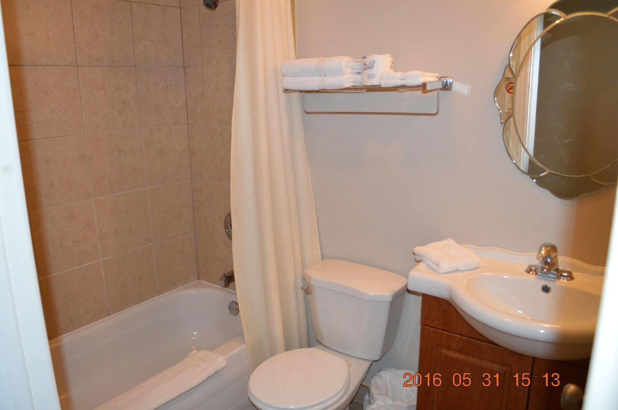 Motel-Auberge Helene Victoriaville Exterior photo