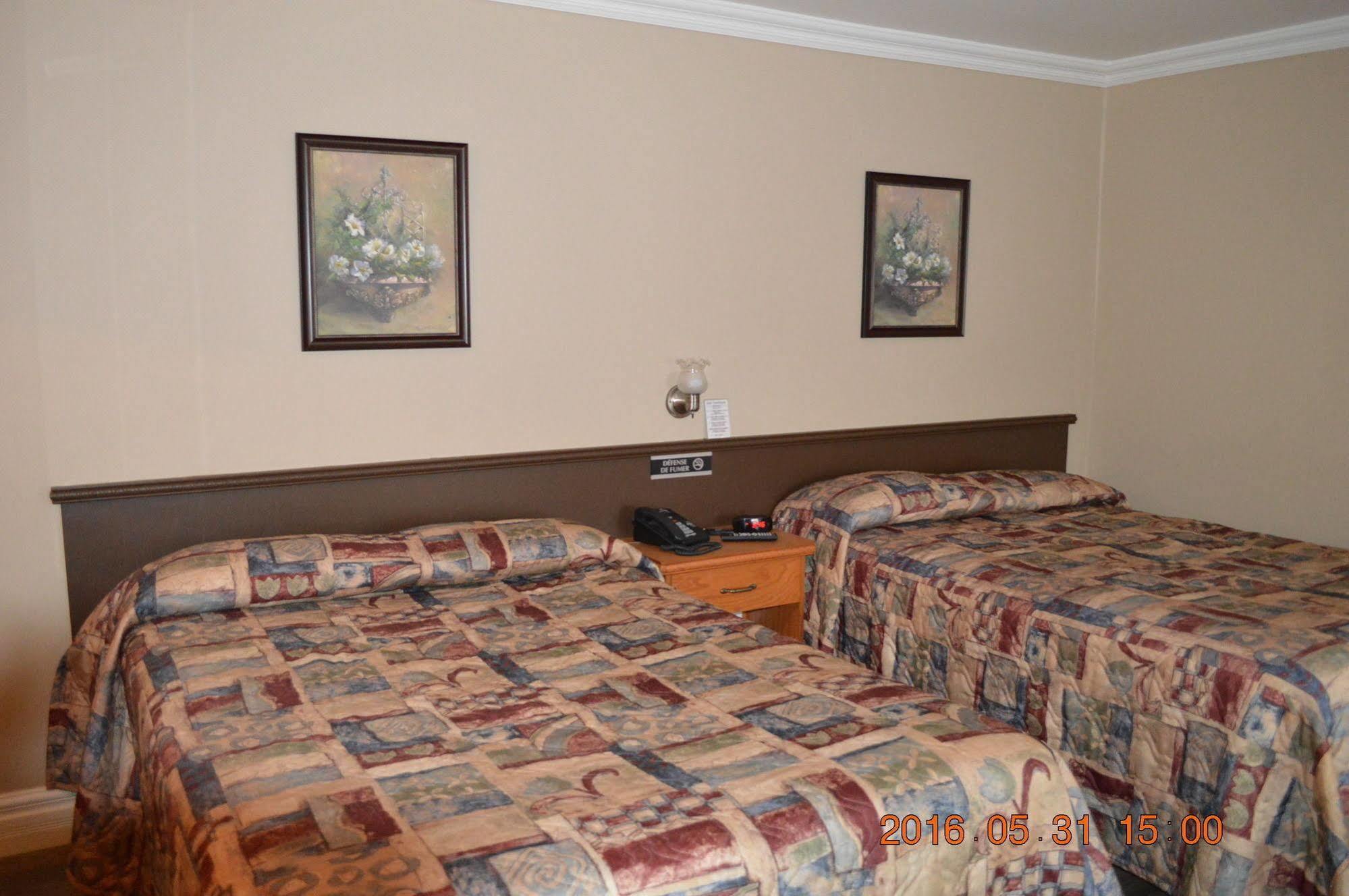 Motel-Auberge Helene Victoriaville Exterior photo